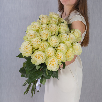 Букет из 25 Белых роз 60см 7304 Букет из 25 Белых роз 60см 7304
