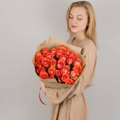 Букет из оранжевых 25 роз 40 см. в упаковке арт. 45007-О
