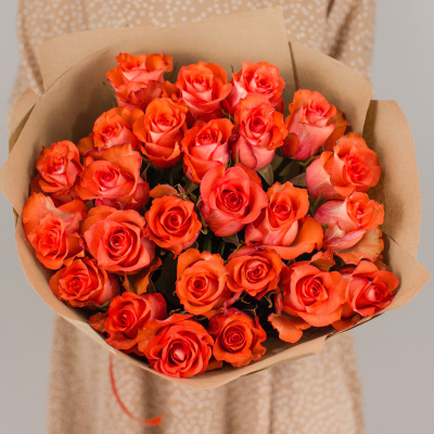 Букет из оранжевых 25 роз 40 см. в упаковке 45007-Ор Букет из оранжевых 25 роз 40 см. в упаковке 45007-Ор