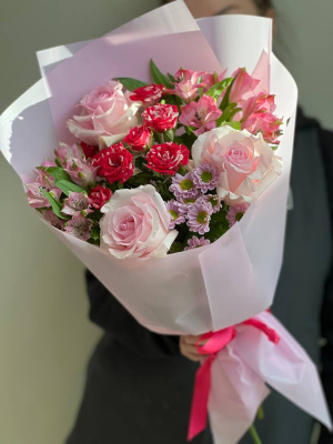 Букет "Барби" из кустовой и нежно-розовой Эквадорской розы 27790 Букет "Барби" из кустовой и нежно-розовой Эквадорской розы 27790