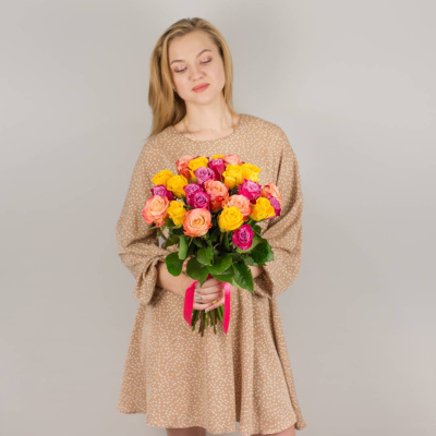 Букет из 25 эквадорских роз 40 см Яркий микс 7310 Букет из 25 эквадорских роз 40 см Яркий микс 7310