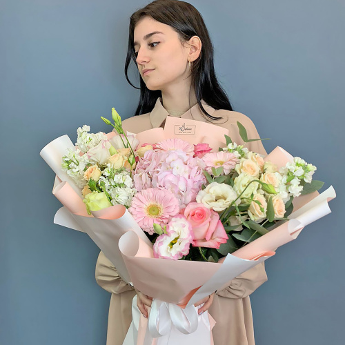 Букет с гортензией, матиолой и мини герберами арт. 71080