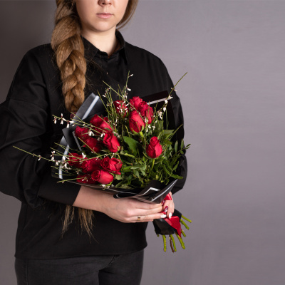 Букет из Кенийских красных роз 15 шт. 28447-Кр Букет из Кенийских красных роз 15 шт. 28447-Кр