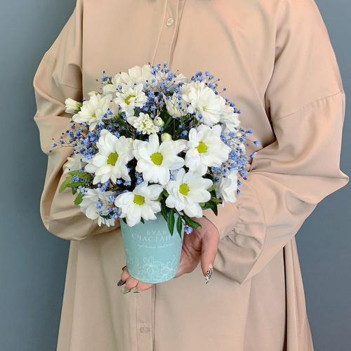 Стаканчик с хризантемой и голубой гипсофилой арт. 66995-Р