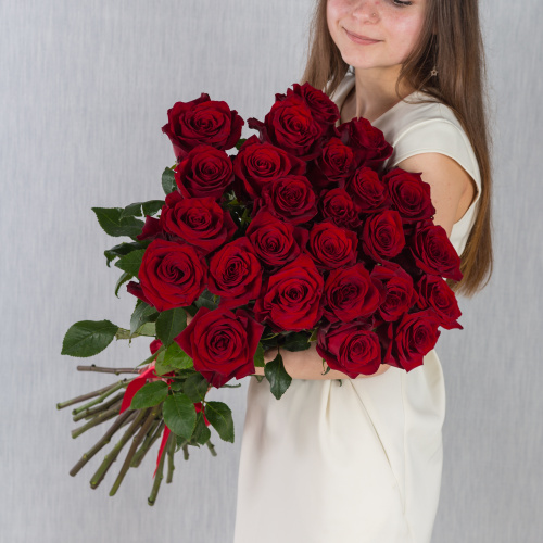Букет из 25 Красных роз 60 см арт. 7305
