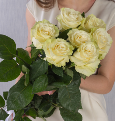 Букет из 7 Белых роз 60 см 36402